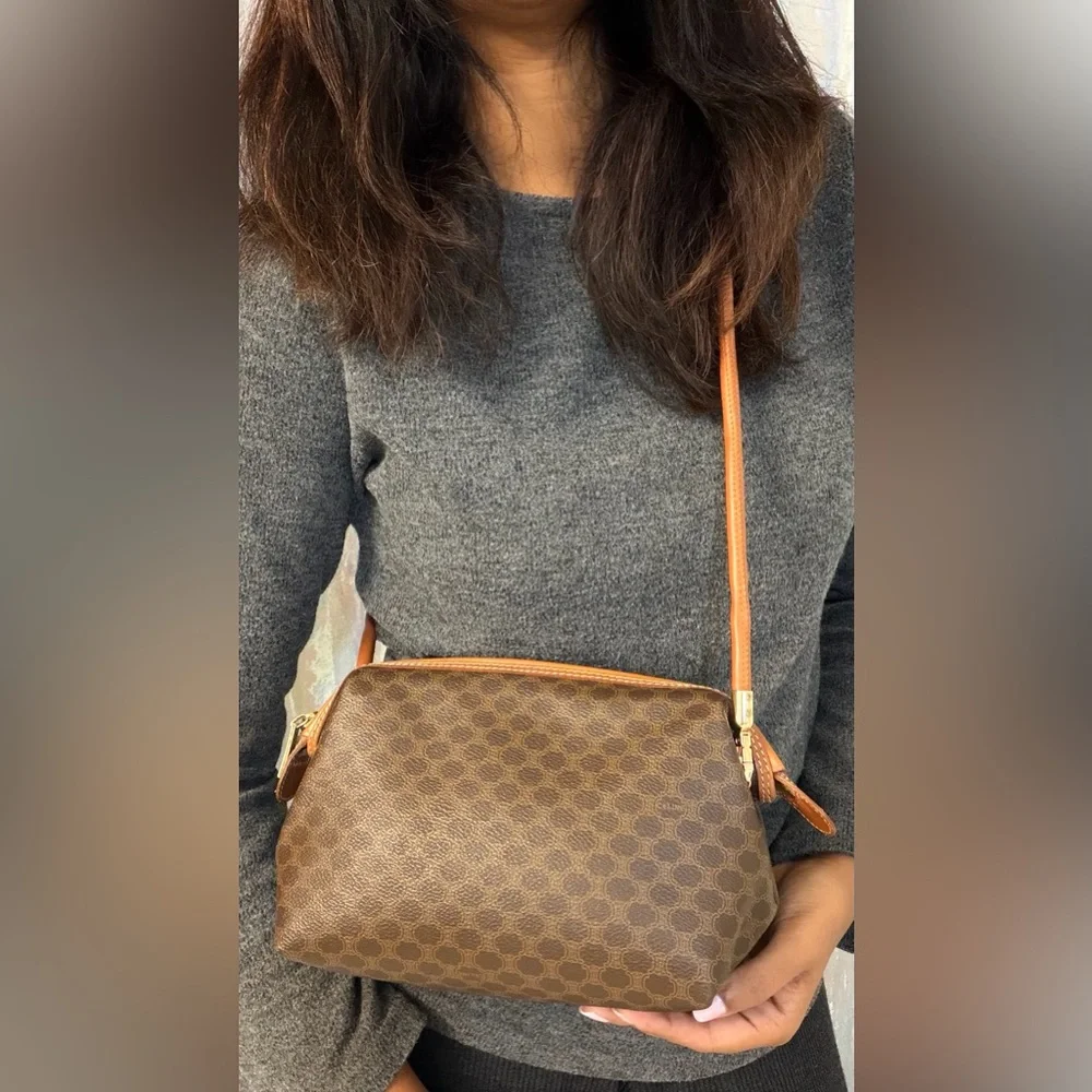 Authentic vintage Celine Macadam clutch on strap - Picture 3 of 15